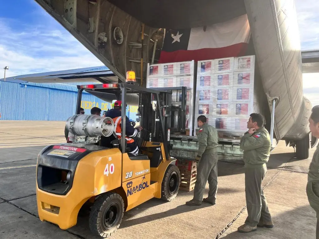 FUERZA AÉREA DE CHILE REALIZA SEGUNDO VUELO CON AYUDA HUMANITARIA A BOLIVIA