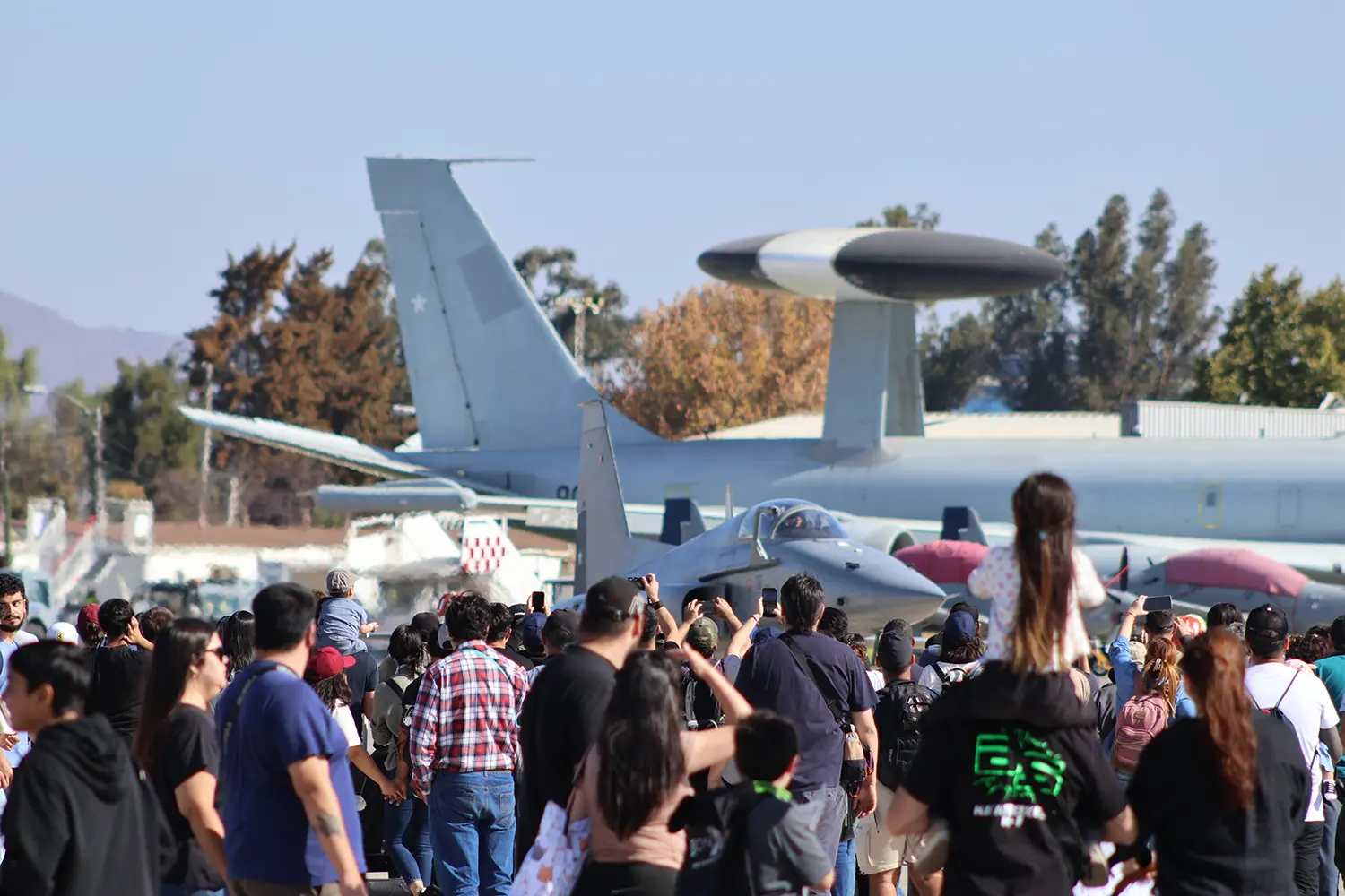 FIDAE 2026 cerró con una jornada familiar marcada por la emoción, los aplausos y la cercanía con los aviones
