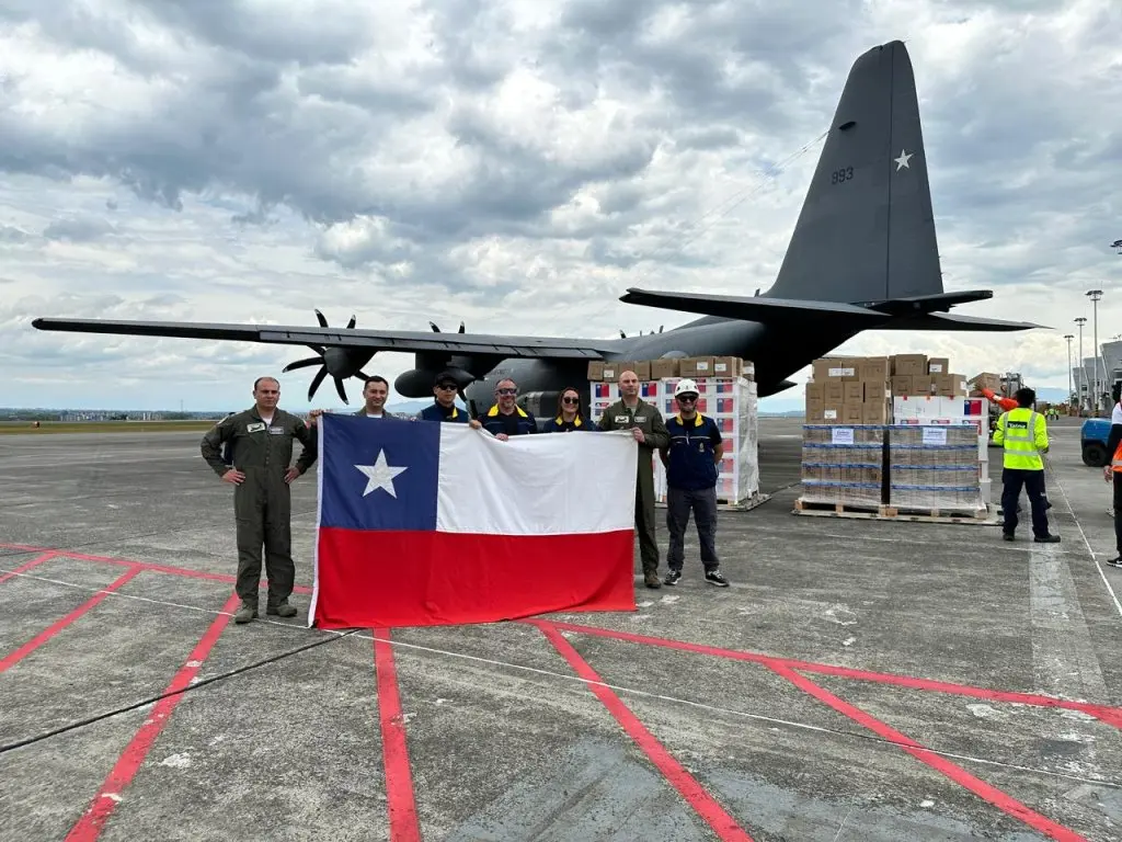 AVIÓN C-130 HÉRCULES DE LA FACH ARRIBÓ A PEREIRA CON AYUDA HUMANITARIA PARA COLOMBIA