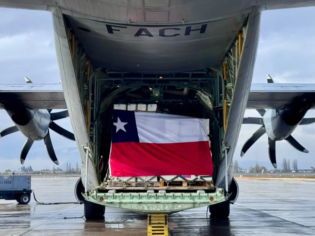 FUERZA AÉREA INICIA PUENTE AÉREO CON AYUDA HUMANITARIA A LA REGIÓN DE COQUIMBO