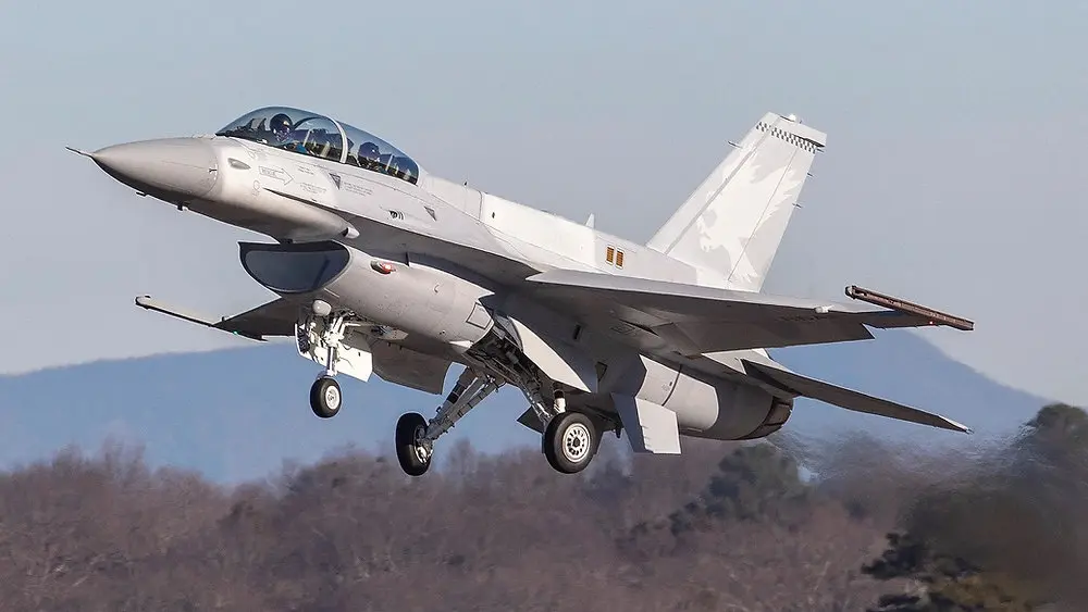 Perú encarga 12 cazas F-16 Block 70 a Lockheed Martin para modernizar su fuerza aérea.