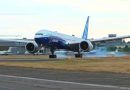 El codiciado Boeing 777X aterriza en UK con motivo de Farnborough 2022